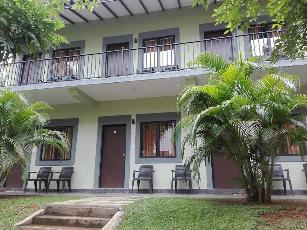 The Paramount Lodge Polonnaruwa Luaran gambar